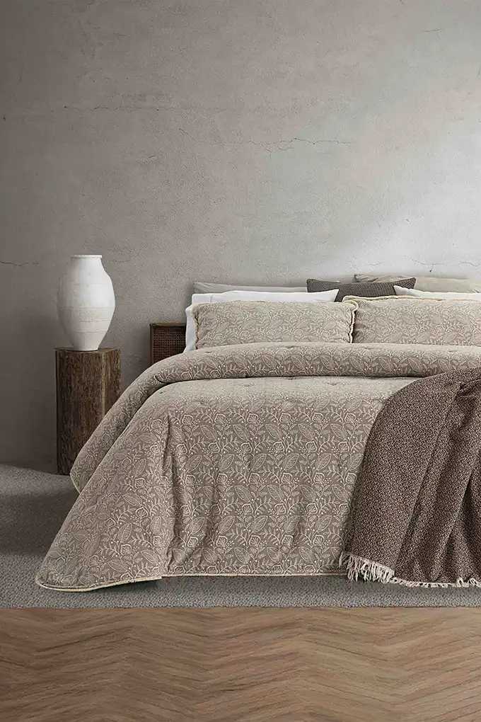034893_1 Comforter jacquard siena